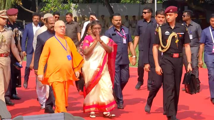 রাষ্ট্রপতির হওয়ার পর প্রথম বার রাজ্যে এসেছেন রাষ্ট্রপতি দ্রৌপদী মুর্মু।