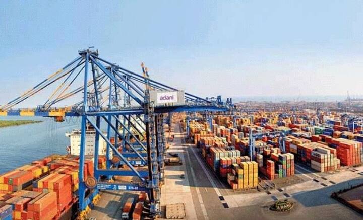 ২০২২-’২৩ অর্থবর্ষে আরও ৩৮ হাজার কোটি টাকা বিনিময় ব্যবসা তহবিলে EPFO-র তরফে বিনিয়োগ করা হয়েছে বলে খবর। সব মিলিয়ে ২.৫৪ লক্ষ কোটির বিনিয়োগের কথা জানা যাচ্ছে। আদানি গোষ্ঠীর দুই সংস্থা, আদানি পোর্টস এবং আদানি এন্টারপ্রাইজেস-এর স্টকেই সেই টাকা মূলত বিনিয়োগ করা হয়েছে বলে খবর।