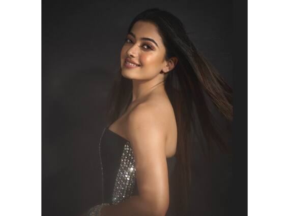 'श्रीवल्ली'च्या किलर स्माईलनं चाहते घायाळ