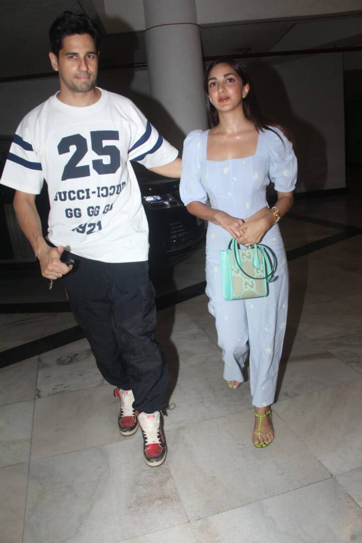 సిద్ధార్థ్ మల్హోత్రా, కియారా అద్వాణీల జంట ఫొటోగ్రాఫర్ల కంట పడింది.