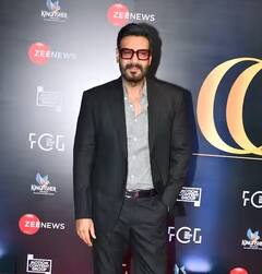 Critics Choice Awards ના રેડ કાર્પેટ પર જોવા મળ્યા બોલિવૂડના અનેક સ્ટાર્સ, બ્લેક આઉટફિટમાં જોવા મળી નેહા ધૂપિયા