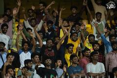 பயிற்சி ஆட்டத்திலேயே பட்டையை கிளப்பிய தோனி.. கரகோஷம் எழுப்பிய ரசிகர்கள்!