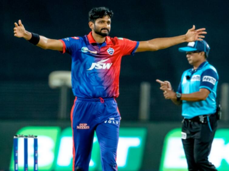 IPL 2023 Delhi Capitals Khaleel Ahmed Father Thrashed With Belt Sisters Would Treat Those Wounds