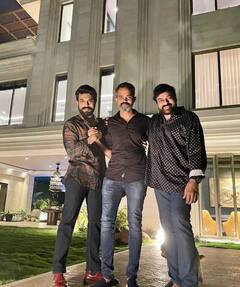 Ram Charan House: हैदराबाद में 38 करोड़ के लैविश बंगले में रहते हैं राम चरण, यहां देखिए एक्टर के आलीशान घर की Inside तस्वीरें