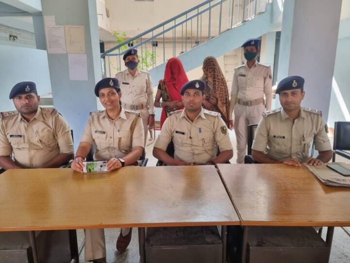 Nalanda Murder: झाड़फूंक का झांसा देकर युवक को घर बुलाया, फिर जादू-टोना के शक में कर दी गला रेतकर हत्या Nalanda Police revealed Murder case of a young man Arrested two accused ANN Nalanda Murder: झाड़फूंक का झांसा देकर युवक को घर बुलाया, फिर जादू-टोना के शक में कर दी गला रेतकर हत्या