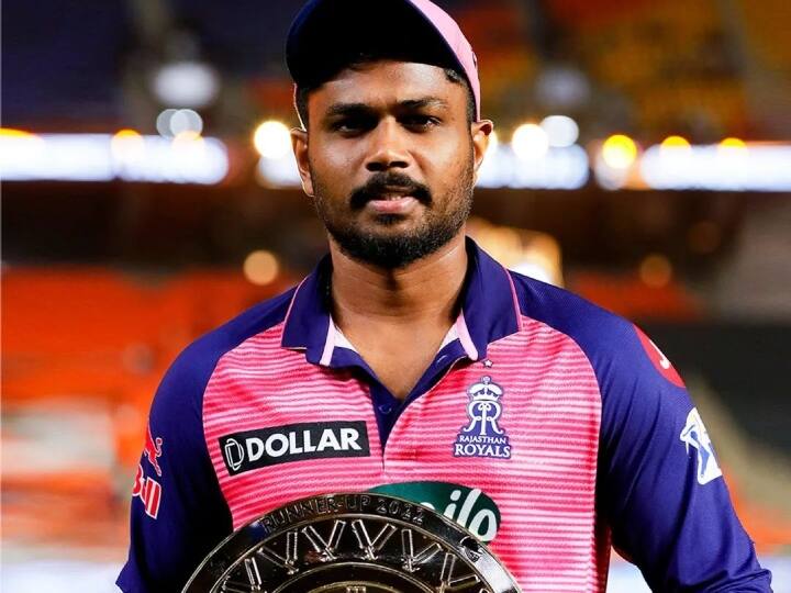 राजस्थान रॉयल्स के कप्तान संजू सैमसन इस लिस्ट में तीसरे नंबर पर मौजूद हैं. संजू आईपीएल 2020 से लेकर अब तक कुल 69 छक्के लगा चुके हैं. इस दौरान उन्होंने कुल 45 मैच खेले हैं, जिसमें 1317 रन बनाए हैं.