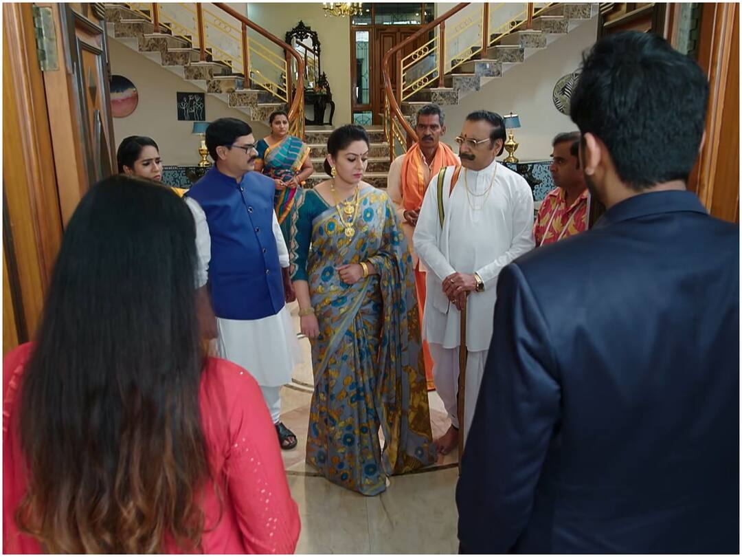 Gruhalakshmi Serial March 28th Episode 904 Written Update Today Episode Gruhalakshmi March 28th: కొత్తకోడలిని ఇంట్లోకి రానివ్వకుండా చేసిన రాజ్యలక్ష్మి- దివ్య డాక్టర్ జాబ్ పోతుందా?