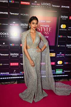 అందాలతో అదరగొడుతున్న శ్రియ - గ్రే కలర్ అవుట్ ఫిట్‌లో స్టైలిష్‌గా!