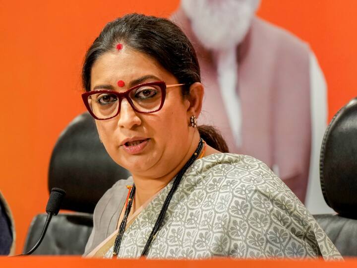Rahul Gandhi promise to magazine editor to rip Modi image says Union Minister Smriti Irani 'राहुल गांधी ने विदेश में झूठ बोला, देश में झूठ बोला, संसद में झूठ बोला', स्मृति ईरानी बोलीं- ये वो व्यक्ति है जो...