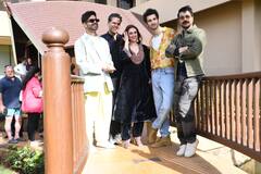 Jubilee के प्रमोशन के लिए नवाबी लुक में पहुंचीं आदिति राव हैदरी, टीम के साथ दिए पोज