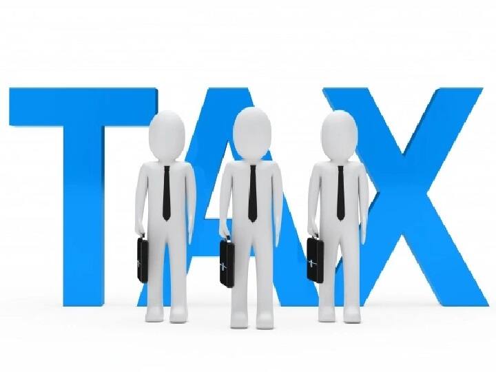 Tax Saving Options: अगर आप पुरानी टैक्स रिजीम के तहत वित्त वर्ष 2022-23 के लिए टैक्स बचाने की प्लानिंग कर रहे 31 मार्च तक टैक्स प्लानिंग के लिए निवेश करना आवश्यक है. आज हम आपको ऐसी टैक्स सेविंग स्कीम के बारे में जानकारी दे रहे हैं जिसमें इनकम टैक्स की धारा 80C, 80CCC और 80CCD (1) के तहत टैक्स छूट का लाभ मिल सकता है.