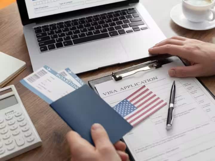 US immigration service informed that H-1B numerical allocations application Has reahced for fiscal year 2024 US H-1B Visa: अमेरिका ने वित्त वर्ष 2024 की तय सीमा तक H-1B Visa आवेदन स्वीकार किए, सफल आवेदकों को दी जानकारी
