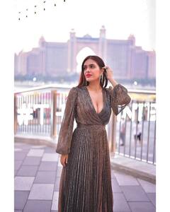 Neha Malik Photos: डिपनेक ड्रेस… कातिल अदाएं नेहा मलिक की खूबसूरती के कायल हुए फैंस, तस्वीरों देख थम जाएंगी सांसे