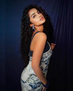 Anupama Parameswaran Photos: శారీలో సొగసుల అనుపమ