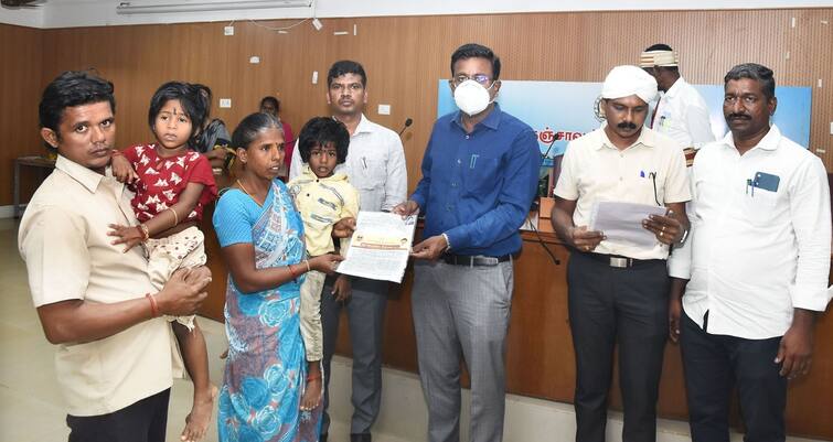 Thanjavur news People's Grievance Day Meeting led by District Collector in Thanjavur TNN தஞ்சாவூரில் மாவட்ட கலெக்டர் தலைமையில் மக்கள் குறைதீர்க்கும் நாள் கூட்டம்