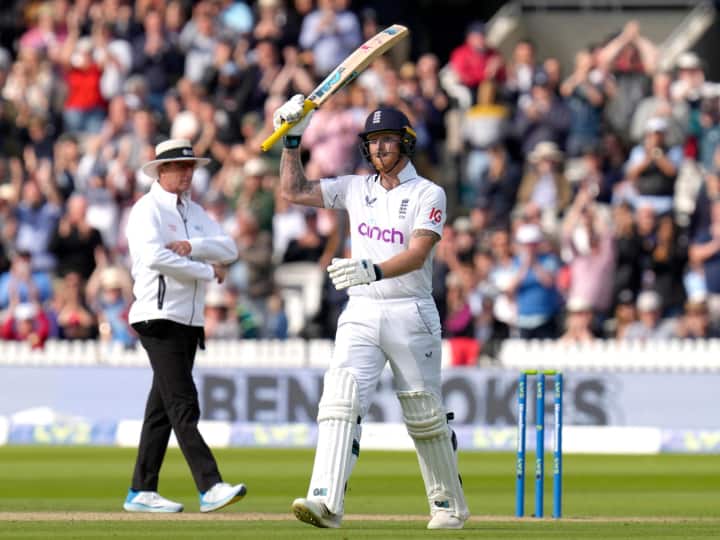 इंग्लैंड टेस्ट टीम के मौजूदा कप्तान बेन स्टोक्स का अंतरराष्ट्रीय करियर विवादों की वजह से काफी ज्यादा सुर्खियों में रहा है, जिसमें अपने गुस्से पर कंट्रोल ना रखने की वजह से उन्हें जेल भी जाना पड़ा है.