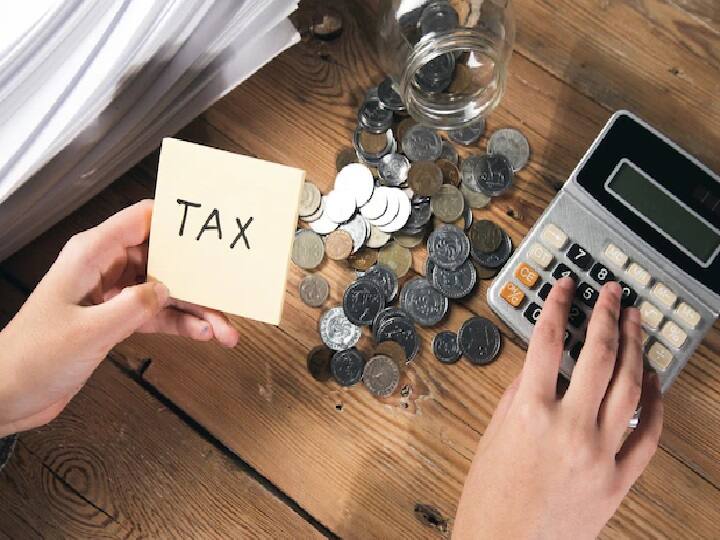 Tax Saving Schemes: मार्च का महीना अपने आखिरी दौर में चल रहा है. ऐसे में वित्त वर्ष 2022-23 में टैक्स छूट पाने का यह आखिरी मौका है.