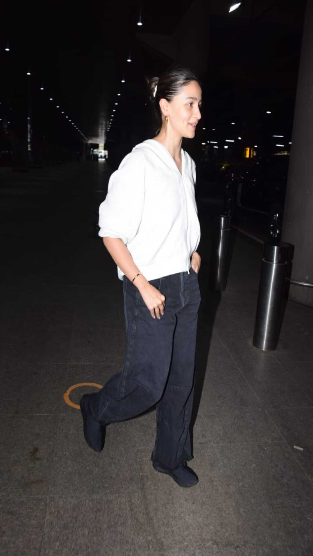 Alia Bhatt strutted at the airport donning a monochrome outfit