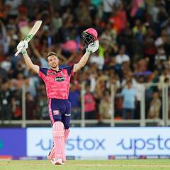 PHOTOS: IPL 2020 से छक्के बरसाने में नंबर वन रहा है ये भारतीय बल्लेबाज़, यहां देखें टॉप-5 की लिस्ट