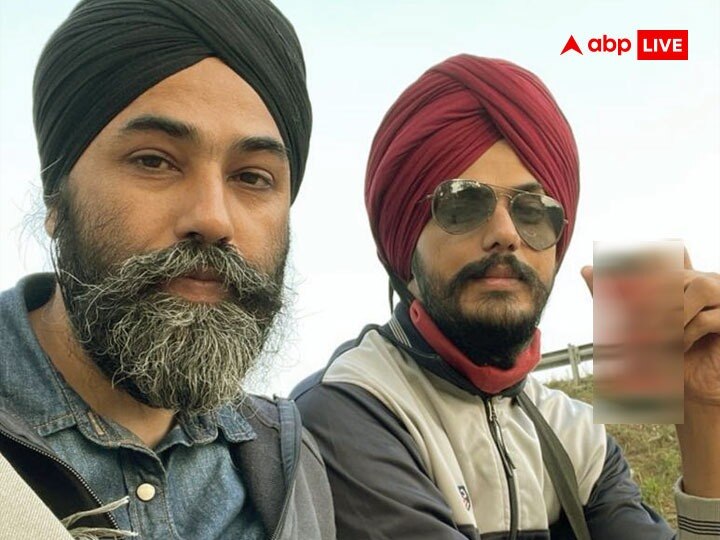 Amritpal Singh Video: डेनिम जैकेट, सनग्लासेस और बिना पगड़ी के यूं जाता दिखा अमृतपाल सिंह, दिल्ली के लक्ष्मी नगर में भी रुका, देखें नया वीडियो