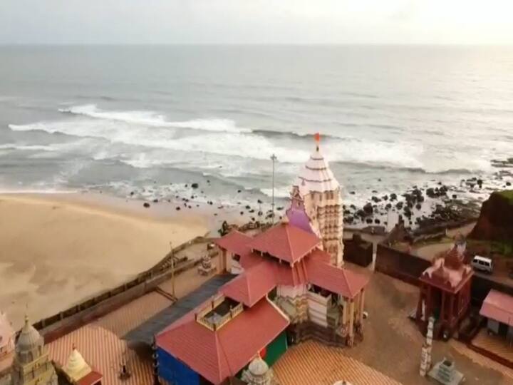 खगोलशास्त्राचा अभ्यास करुन बाधलेल कुणकेश्वर मंदिर वास्तूशास्त्र कलेचा एक सुंदर आविष्कार आहे.