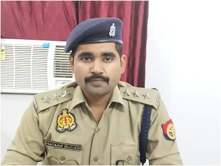 Amethi News: अमेठी में टप्पेबाज ने बैंक में बुजुर्ग को बनाया निशाना, मैनेजर को पर्ची दिखा उड़ा लिए जमा पैसे amethi fraud targeted an elderly person in a bank looted one lakh rupees in a broad day light ann Amethi News: अमेठी में टप्पेबाज ने बैंक में बुजुर्ग को बनाया निशाना, मैनेजर को पर्ची दिखा उड़ा लिए जमा पैसे