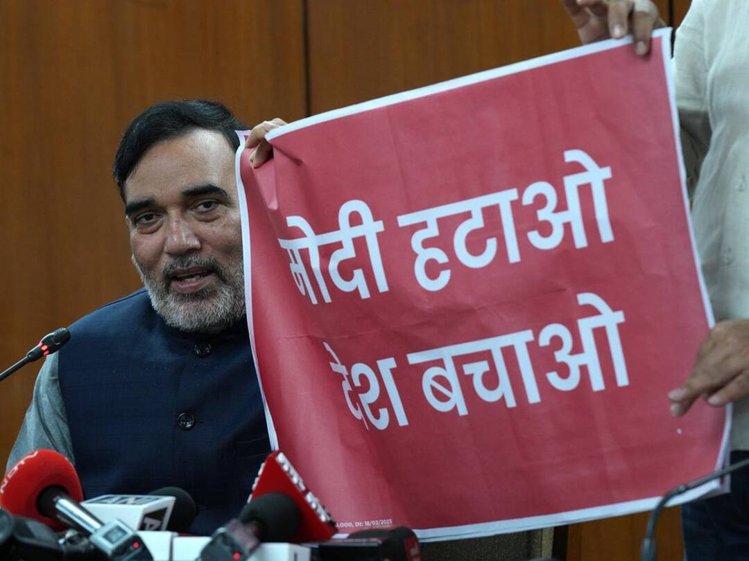 AAP To Put Up Posters Against PM Modi In 11 Languages Across Country Today AAP To Intensify Poster War Against Modi, To Put Up Banners Against PM Across Country Today