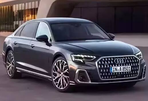 Audi A8 L - શાહરૂખ ખાન પાસે પણ તેની કારમાં Audi A8 L છે. જેમાં 4.2-લિટર V8 ઓયલ બર્નર છે. તેની કિંમત પણ કરોડોમાં છે.