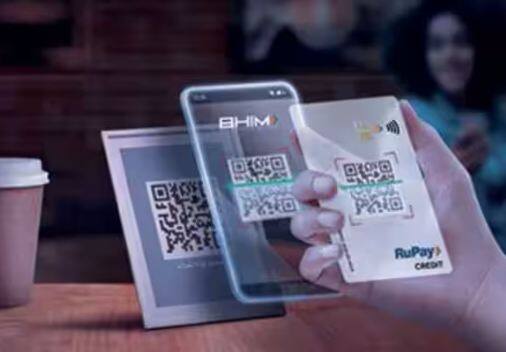 NPCI ਨੇ ਆਪਣੇ ਸਪੱਸ਼ਟੀਕਰਨ ਵਿੱਚ ਕਿਹਾ ਹੈ ਕਿ UPI ਰਾਹੀਂ ਇੱਕ ਬੈਂਕ ਖਾਤੇ ਤੋਂ ਦੂਜੇ ਬੈਂਕ ਖਾਤੇ ਵਿੱਚ ਭੁਗਤਾਨ ਕਰਨ 'ਤੇ ਵੀ ਕੋਈ ਚਾਰਜ ਨਹੀਂ ਦੇਣਾ ਪਵੇਗਾ। ਇਸ ਦੇ ਨਾਲ, ਗਾਹਕ ਕੋਲ UPI ਆਧਾਰਿਤ ਐਪਸ 'ਤੇ ਬੈਂਕ ਖਾਤਾ, ਰੁਪੇ ਕ੍ਰੈਡਿਟ ਕਾਰਡ ਖੋਲ੍ਹਣ ਦਾ ਵਿਕਲਪ ਹੋਵੇਗਾ। ਤੁਸੀਂ ਪ੍ਰੀਪੇਡ ਵਾਲਿਟ ਦੀ ਵਰਤੋਂ ਕਰ ਸਕਦੇ ਹੋ। UPI ਦੇ ਅਨੁਸਾਰ, ਦੇਸ਼ ਵਿੱਚ ਗਾਹਕਾਂ ਅਤੇ ਵਪਾਰੀਆਂ ਲਈ ਹਰ ਮਹੀਨੇ 8 ਬਿਲੀਅਨ UPI ਲੈਣ-ਦੇਣ ਦੀ ਪ੍ਰਕਿਰਿਆ ਬਿਲਕੁਲ ਮੁਫਤ ਕੀਤੀ ਜਾਂਦੀ ਹੈ।