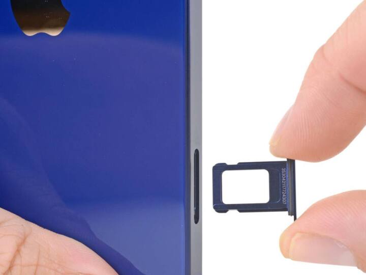 iPhone 15 में नहीं मिलेगी सिम कार्ड ट्रे, इस तरह चलाना होगा काम iPhone 15 with launch with haptic buttons and no sima card tray here is why iPhone 15 में नहीं मिलेगी सिम कार्ड ट्रे, इस तरह चलाना होगा काम