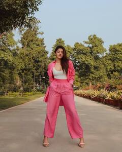 Riva Kishan से भी ज्यादा हसीन हैं रवि किशन की छोटी बेटी, खूबसूरती में बड़ी बहन को देती हैं टक्कर