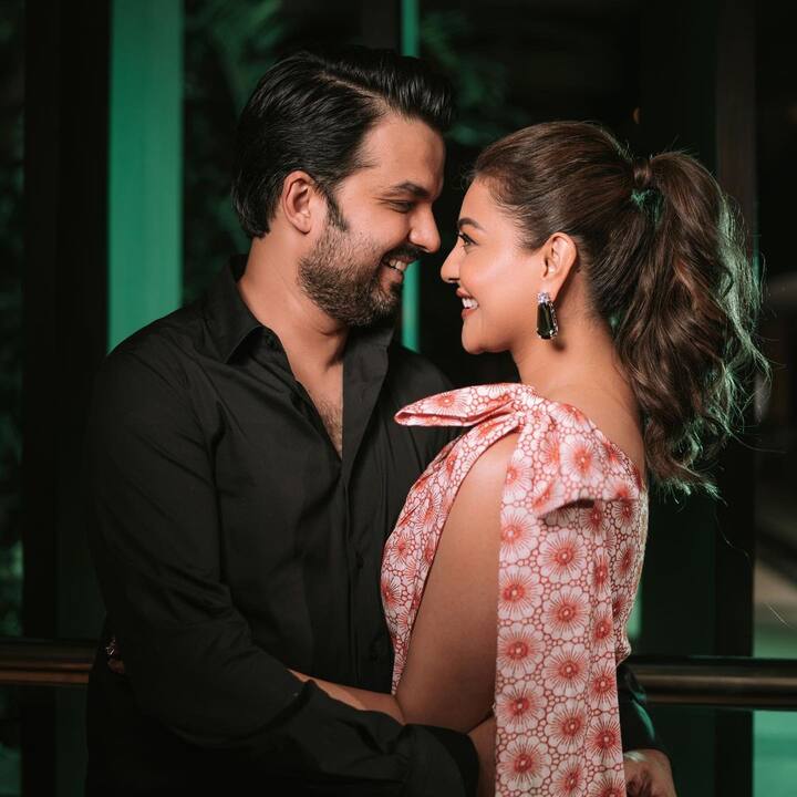 ‘డార్లింగ్’, ‘మిస్టర్ పర్‌ఫెక్ట్’ సినిమాలకు దక్షిణ భారత ఫిలింఫేర్ అవార్డులను అందుకుంది.