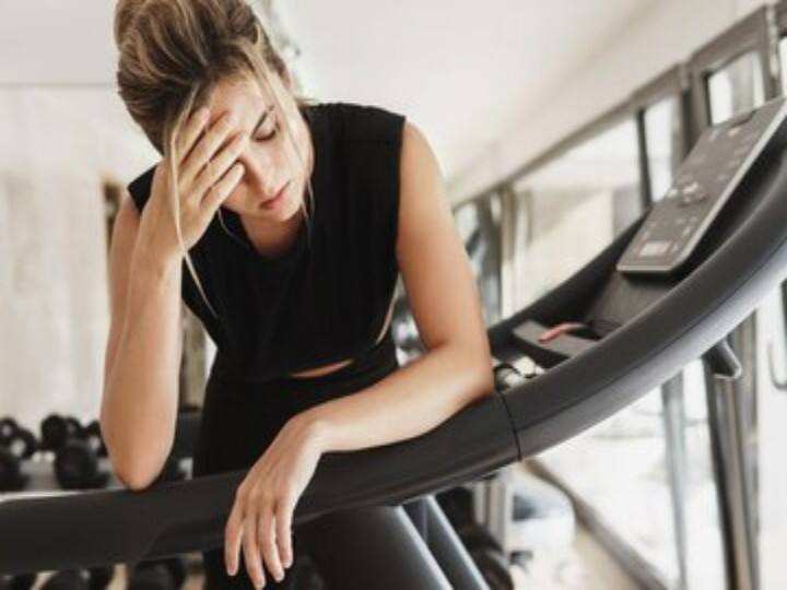 health tips Fitness mantra too much exercise is dangerous bollywood actress sushmita sen cardiologist rajiv bhagwat says हद से ज्यादा एक्सरसाइज ले सकती है जान ! कार्डियोलॉजिस्ट ने बताई वजह, समय रहते हो जाएं सावधान