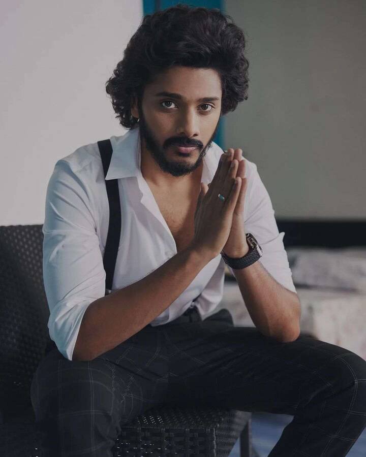 చిన్నప్పుడు ఎన్నో తెలుగు సినిమాల్లో నటించిన తేజా తరువాత జాంబీరెడ్డి సినిమాతో హీరోగా నటించాడు.