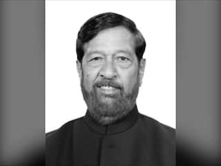 Girish Bapat death : गिरीश बापट यांच्या निधनानं मोठी पोकळी, राजकीय क्षेत्रातून हळहळ व्यक्त 