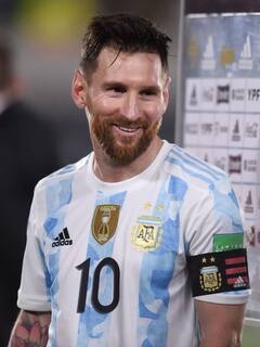 Leo Messi : ஹாட்ரிக் கோல் அடித்து வித்தை காட்டிய மெஸ்ஸி படைத்த புது சாதனை இதுதான்!