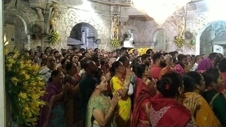 માઇભક્તો પણ ચૈત્રી નવરાત્રી દરમિયાન માતાજીના ચરણોમાં શીશ નમાવી આશીર્વાદ મેળવવા મોટી સંખ્યામાં અંબાજી આવી રહ્યા છે.