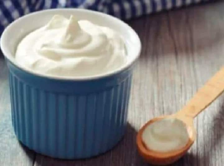 8 Creative Ways to Utilise Sour Curd in Your Kitchen புளித்த தயிரை எப்படி பயன்படுத்தலாம்: உங்களுக்காக இந்த 8 டிப்ஸ்!