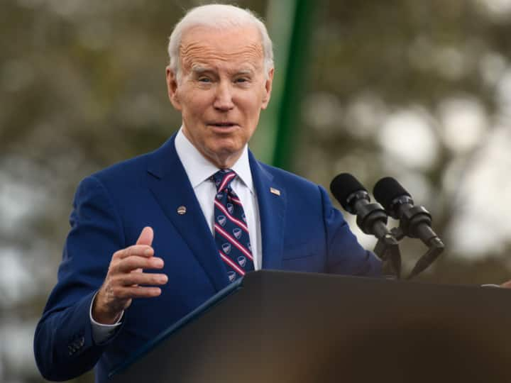 US President Joe Biden show concern over russia president Vladimir Putin tactical nuclear weapons deployed in belarus US-Russia Relation: बेलारूस में न्यूक्लियर हथियार का 'पुतिन प्लान', अमेरिकी राष्ट्रपति बोले- खतरनाक है ये...