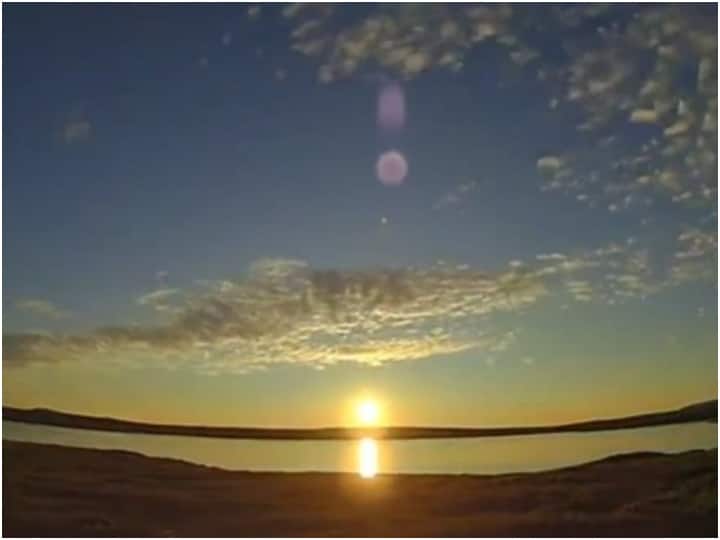 sun rises again before it sets in arctic circle in Alaska Video: यहां सूरज अस्त होने से पहले ही उगने लग जाता है... पूरी तरह अंधेरा भी नहीं होता! देखिए इस नजारे का वीडियो