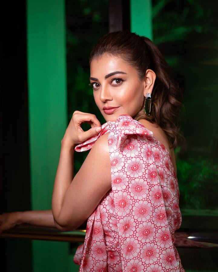 ‘లక్ష్మీ కల్యాణం‘ సినిమాతో కథానాయికగా తెలుగు తెరకు పరిచయమైంది కాజల్.