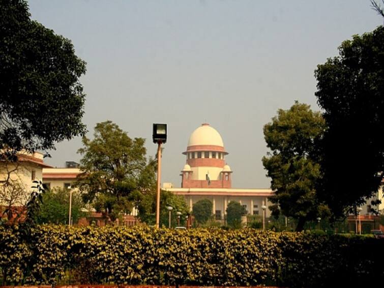 Supreme Court Directs Centre To File Report On Hate Crimes Against Christians Says Easy To Make Sweeping Statements 'Easy To Make Sweeping Statements': SC Directs Centre To File Report On Hate Crimes Against Christians