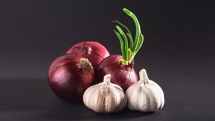 You will be surprised to know the reason behind the ban on eating onion and garlic in India's unique village Viral News: ਭਾਰਤ ਦਾ ਅਨੋਖਾ ਪਿੰਡ ਜਿੱਥੇ ਪਿਆਜ਼ ਤੇ ਲਸਣ ਖਾਣ 'ਤੇ ਬੈਨ, ਕਾਰਨ ਜਾਣ ਕੇ ਹੋ ਜਾਓਗੇ ਹੈਰਾਨ