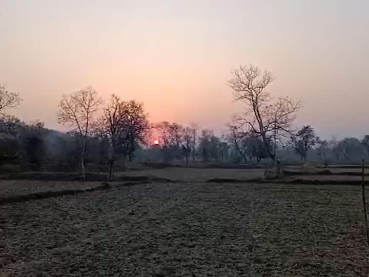 Maharashtra Gondia News: उगवत्या सूर्याची पहिली किरणं 'चांदसूरज' गावावर पडत असली तरी अद्याप या गावात पाहिजे तेवढी विकासाची किरणं पोहोचलेली नाहीच.