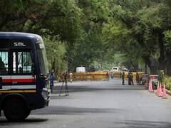 DU Fest Harassment: Delhi Police Detains Women’s College Students Protesting Outside College