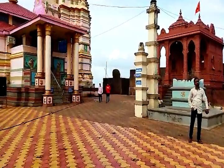 श्री देव कुणकेश्वर मंदिरात पिंडीवर सकाळची सोनेरी किरणे पडल्यानंतर फार विलोभनीय दृश्य अनुभवायला मिळालं.