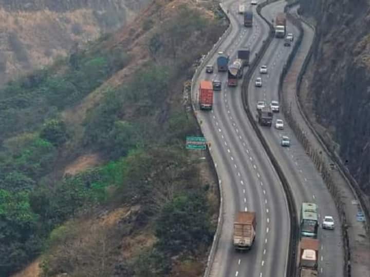 Mumbai Pune Expressway Closed Today 23rd May 2024 For One Hour Traffic block Maharashtra Marathi News Mumbai Pune Expressway Closed Today: मुंबई-पुणे एक्स्प्रेसवेवर आज पुन्हा ट्रॅफिक ब्लॉक; कधीपासून कधीपर्यंत राहणार बंद?