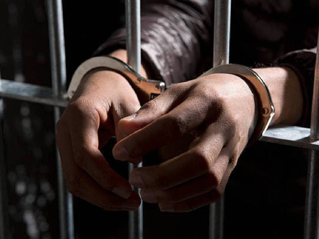 Kolkata Crime: மாந்திரீகர் கொடுத்த ஐடியா! 7 வயது சிறுமியை நரபலி கொடுத்த நபர்! கொல்கத்தாவில் பயங்கரம்! In the case of abduction and murder of a 7-year-old girl in Kolkata, the accused has confessed that he committed the murder on the advice of a witch black magcian. Kolkata Crime: மாந்திரீகர் கொடுத்த ஐடியா! 7 வயது சிறுமியை நரபலி கொடுத்த நபர்! கொல்கத்தாவில் பயங்கரம்!