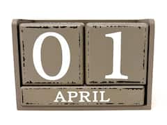 1 अप्रैल को ही क्यों होता है 'अप्रैल फूल डे'? क्या है इस दिन मूर्ख बनाने की कहानी