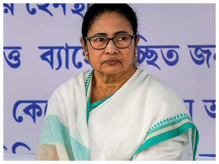 Mumbai Court Asks Police To Probe Complaint Against CM Mamata Banerjee In National Anthem Case
